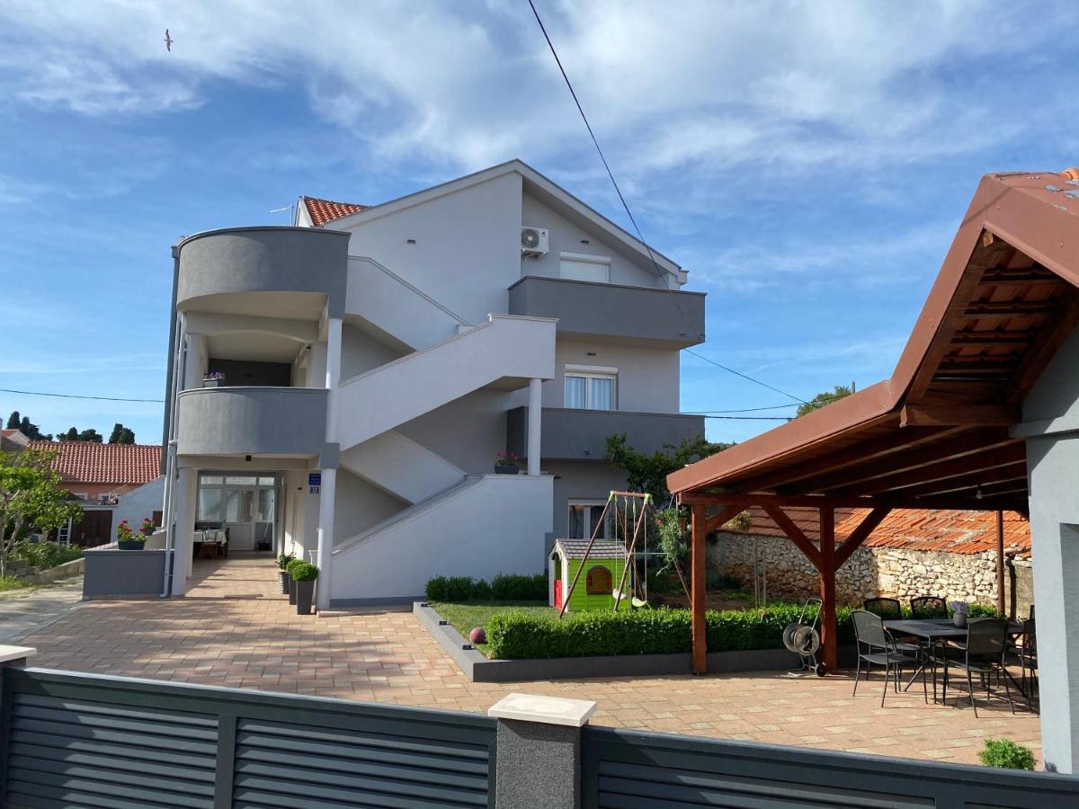 Apartments Nada Sukosan Bagian luar foto
